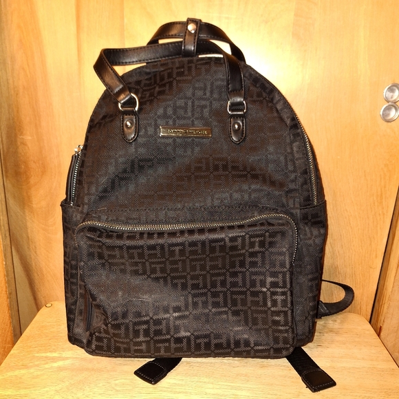 Tommy Hilfiger Backpack/Handbag RN#77806 - Picture 1 of 15
